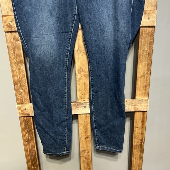 Torrid three button jeggings. Size 20XT. EUC. - Picture 3 of 7